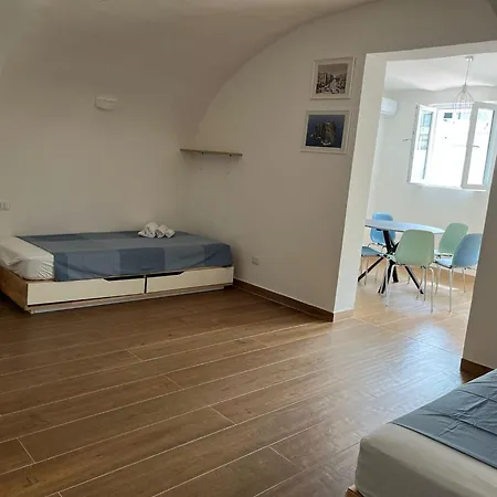 Characteristic Garibaldi Apartament