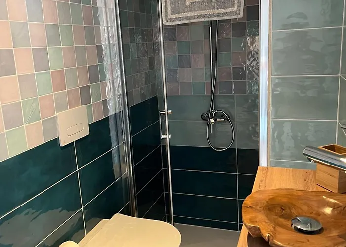 Characteristic Garibaldi Apartment