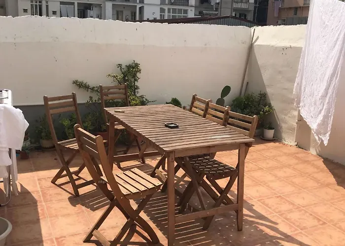 Characteristic Garibaldi *